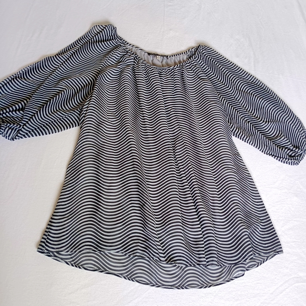 Rose & Olive Wavy Striped Blouse XL Monochrome Flowy Boho Peasant Lightweight